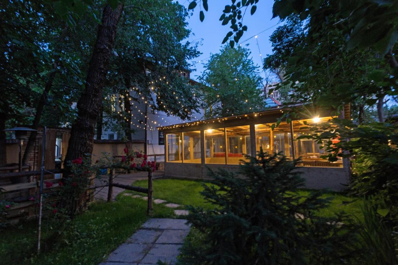 Hostel Koisha Bischkek Exterior foto
