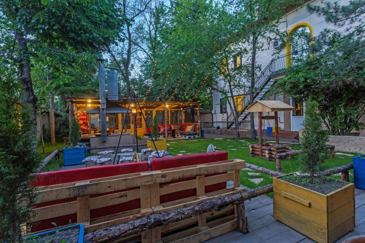 Hostel Koisha Bischkek Exterior foto