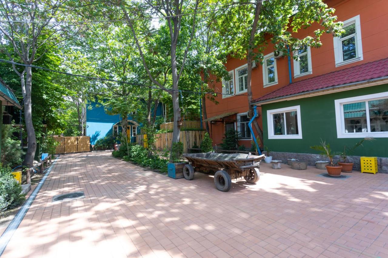Hostel Koisha Bischkek Exterior foto